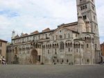 Cattedrale di Modena lato.jpg